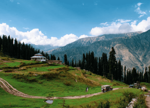 3-Day Naran Kaghan Scenic Retreat – Mountains, Lakes & Adventure
